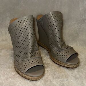 Joe’s Jeans Stylish Gray Wedge Sandals